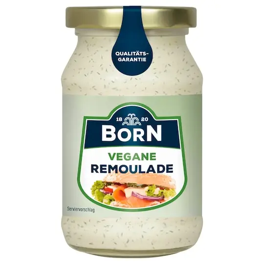 Eine vegane Remoulade in einem breiten Glas