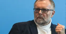 Szymon Malinowski: "Obawiam się spędzić starość w świecie, który się rozpada"