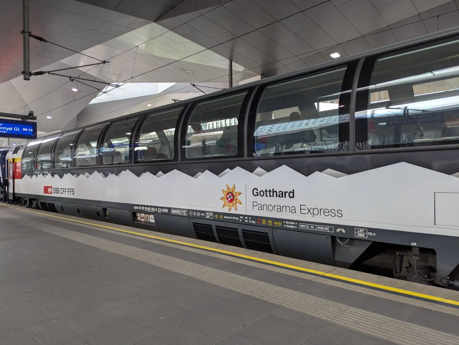 "Gotthard Panorama Express"