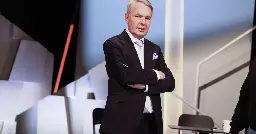 Analyysi: Pekka Haavisto muistuttaa kernaasti kovista päätöksistään ulkoministerinä, mutta vetoaa myös lasten kautta