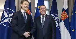 Saksa ei halua sodan osapuoleksi, sanoo Suomessa vieraileva puolustusministeri – ”Siksi Tauruksia ei ole vielä lähetetty”