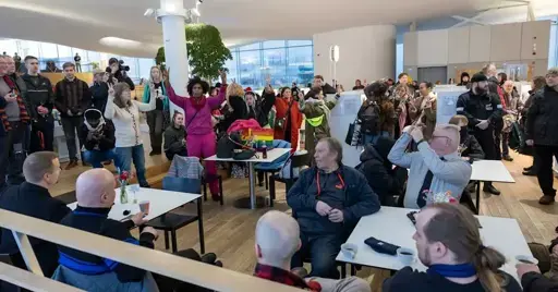 Counter-protesters shut down far-right reading circle at Helsinki library