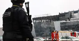 Moskovan terrori-iskussa kuoli 115 ihmistä – iskun tekijöiksi epäillyt otettu kiinni