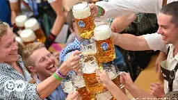 Get drunk, not high at Oktoberfest, Bavaria says – DW – 04/16/2024